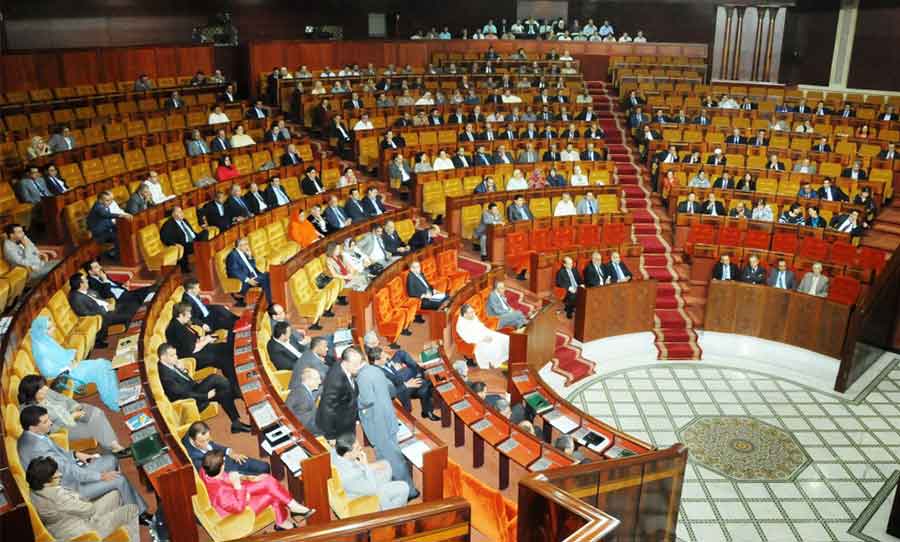 حرارة الصيف تذيب «ديماغوجيات» السياسيين… والإبل هدايا لـ«فتى الحكومة المدلل» بمناسبة عودته من الحج!