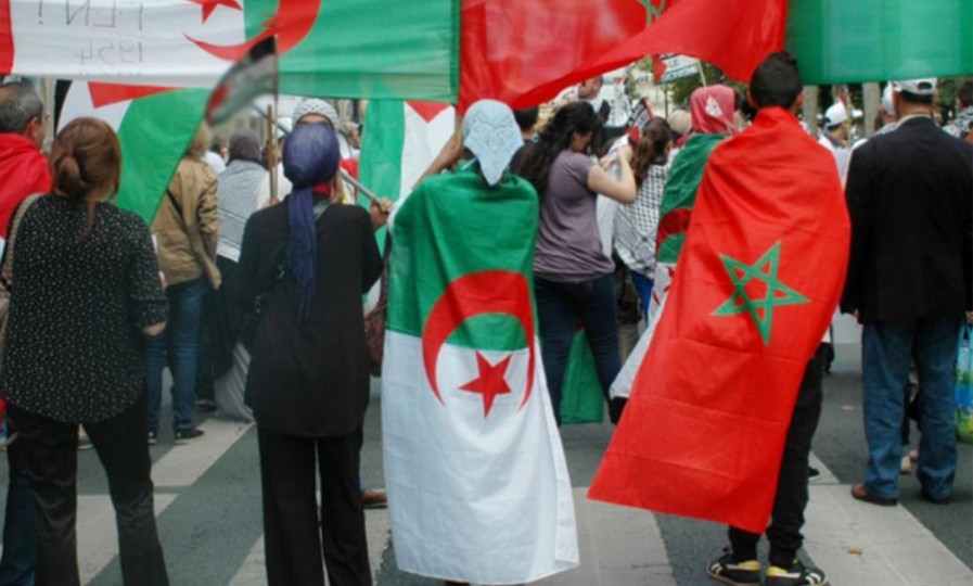 «البالون المنفوخ» ينكأ الجراح بين الجزائريين والمغاربة… التطبيع حرام أم حلال؟!
