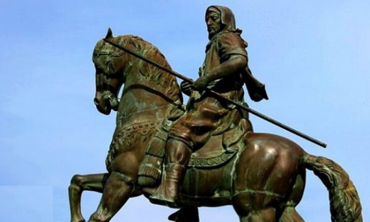 بين أحفاد طارق بن زياد وحُماة المنشار وفقهاء السلطان!
