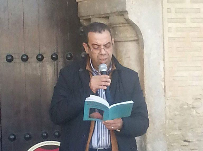 كاتب مغربي ينقل تجربة الاعتقال السياسي إلى المسرح